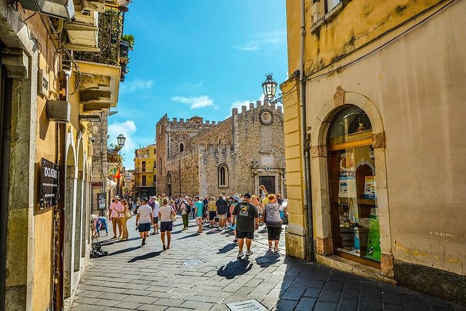 Private 8-hour Excursion to Taormina and Castelmola from Messina - How to balance monuments, food, and the coast