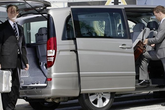 Private Airport Transfer From Taormina to Catania Fontanarossa - Leaving Taormina without the luggage struggle