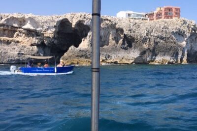Private boat tour 1h Ortigia and caves with tales