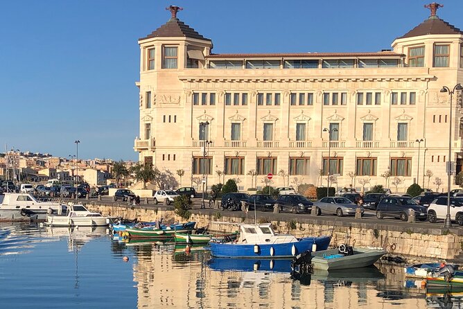 Private boat tour 1h Ortigia and caves with tales - What the strong rating tells you, and what it does not