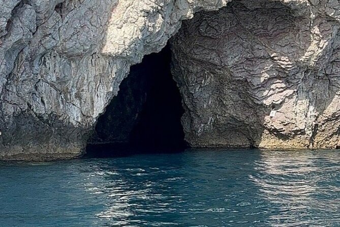 Private boat tour Giardini Naxos Taormina with platter and wine - Tasting Sicily on board