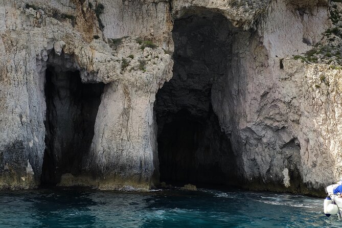 Private boat tour of the island of Ortigia and the sea caves - Key points at a glance