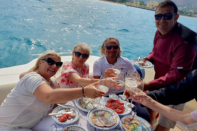 Private Boat Tour on the Palermo Coast - Grotta della Regina offers the most unusual swim
