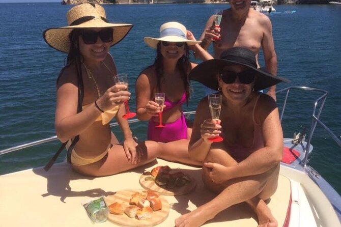 Private boat tour with prosecco and fresh fruit - Why the sea gives you a better view of Ortigia