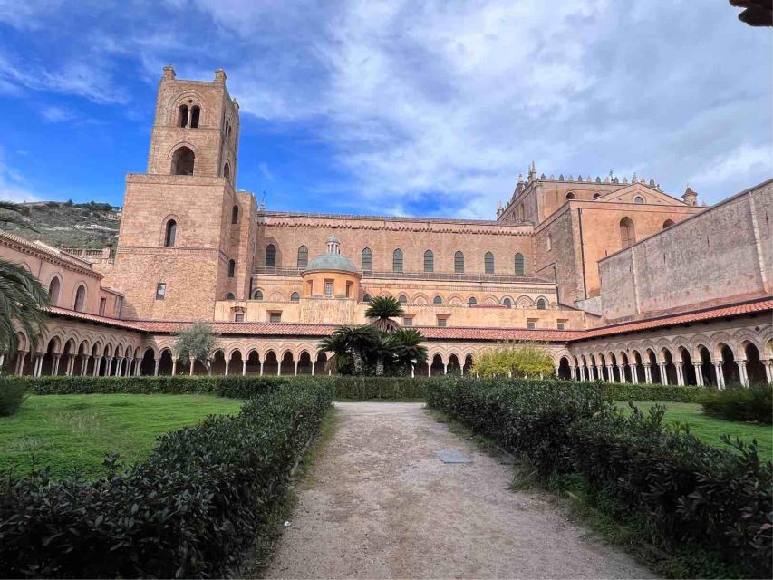 Private Monreale Cathedral and Cloister, Ceramic Lab tour - A short Sicilian pizza stop at a local bakery
