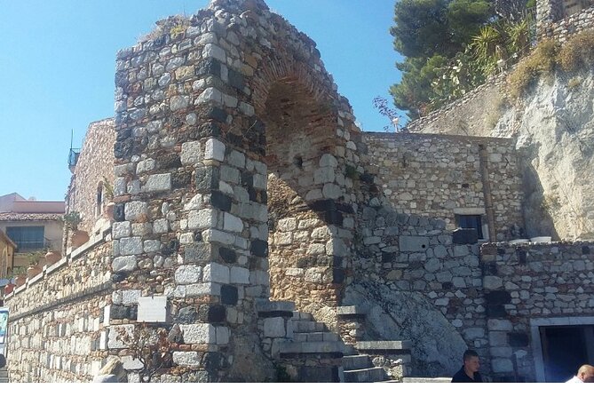 Private Tour Castelmola, Taormina and Messina. Departure from Messina - Timing, Pickup, and the Cruise-Port Advantage