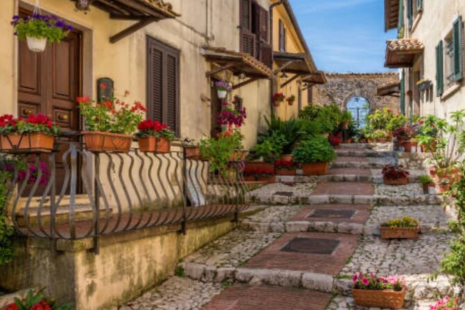 Private tour of Taormina, Castelmola, Isola bella for small groups - The Messina clock makes a practical final stop