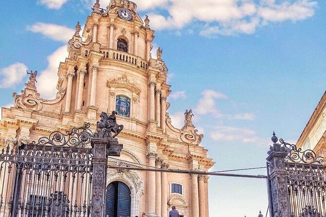 Private tour of the Baroque cities of Eastern Sicily - What the private vehicle adds