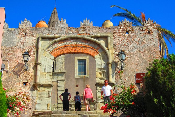 Private Tour "The Godfather" from Taormina visit of Savoca and Forza D'Agrò - The private vehicle and four-hour schedule