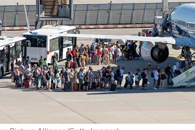Private Transfer from Catania Airport to Locations in Southern Sicily - Booking advice for a smoother arrival