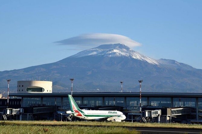 Private Transfer from Catania Airport to Siracusa or Taormina - A calm first ride from Catania Airport