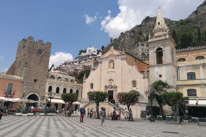 Private Transfert from and to Catania Airport - How the $78.10 group price works