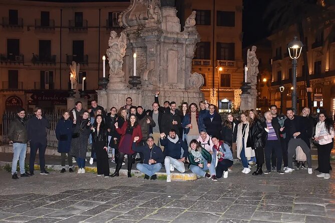 Pub Crawl Palermo - A social start at Finch Lounge in Palermo’s old center