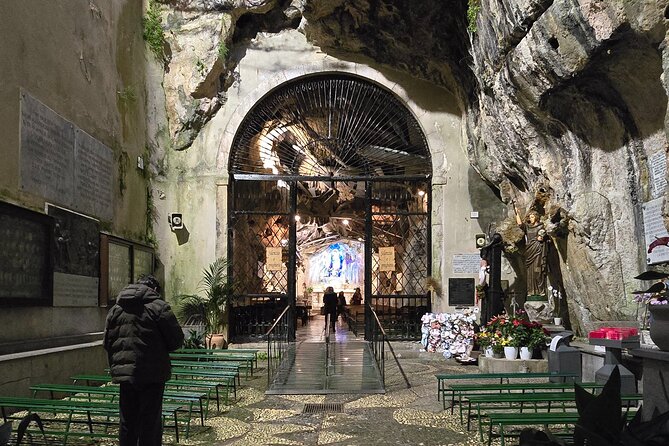 Quad Tour in Palermo: Adventure, Scenery, and Sicilian Flavors - Cannoli and pane cunzato: a useful Sicilian pause