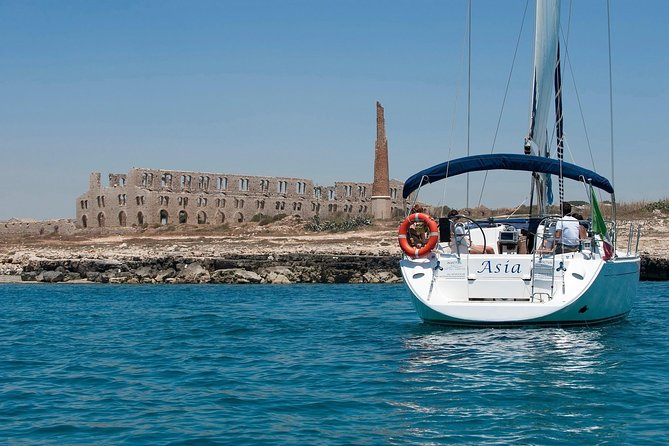 Ragusa coast: Private Sailing tour - Planeta wine and the onboard rhythm
