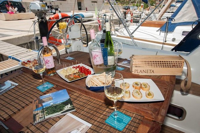 Ragusa coast: Private Sailing tour - Sailing aboard the Dufour boat