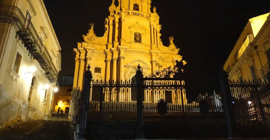 Ragusa Ibla: Walking Tour with Local Guide - The Conversation Circle and Church of San Giuseppe