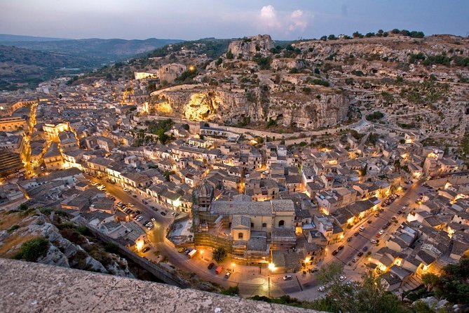 Ragusa, Modica & Scicli Tour - Scicli and the caves of Chiafura