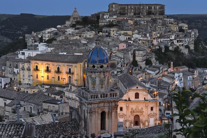 Ragusa Walking tour - Seeing the Portale di San Giorgio