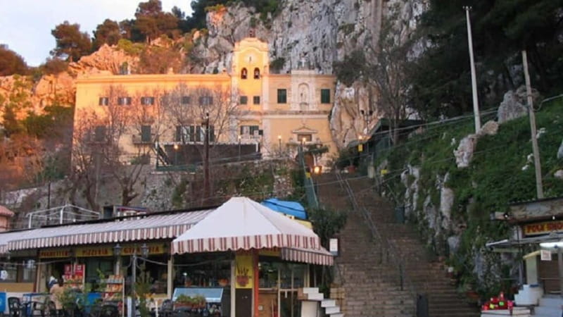 Relax in Mondello and Sanctuary in Monte Pellegrino - Why this five-hour outing works