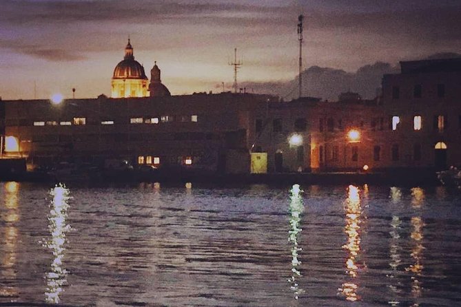 Romantic dinner on a boat - Catania - The nighttime route along the Catania coast