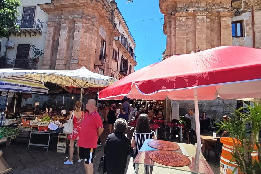 Scopri il Cuore di Palermo: arte, monumenti e mercati - Starting near Via Cavour and Sant’Ignazio