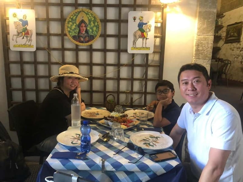 Sicilian food and wine tour in Siracusa - From Viale Montedoro to the Umbertino Bridge