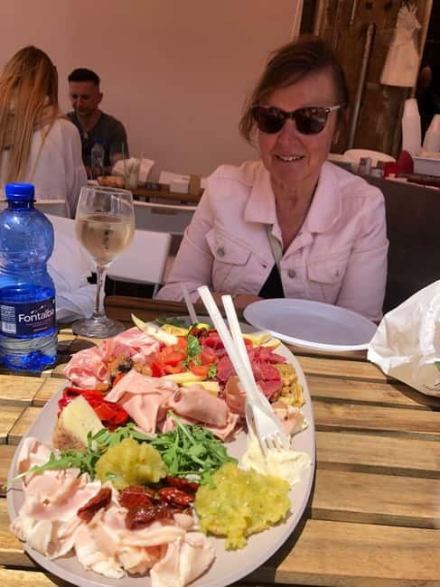 Sicilian food and wine tour in Siracusa - Street Food and Two Sicilian Wines
