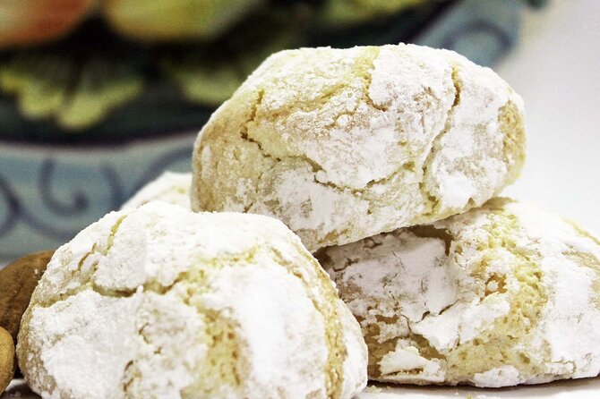 Sicilian Street food tour: eat local in Messina - The noon show at Campanile del Duomo