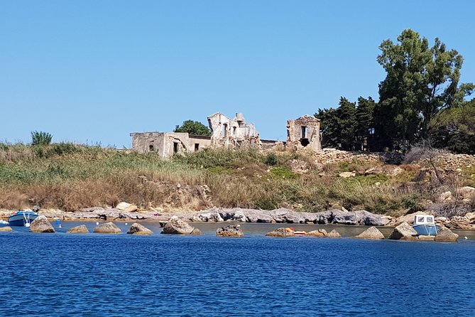 Sicily Boats Avola: Plemmirio boat tour 4 people 4 hours - Snorkeling in the Plemmirio Marine Reserve