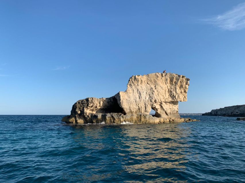 Siracusa: Ortigia Boat Tour with Marine Grotto - Who should book this two-hour cruise?