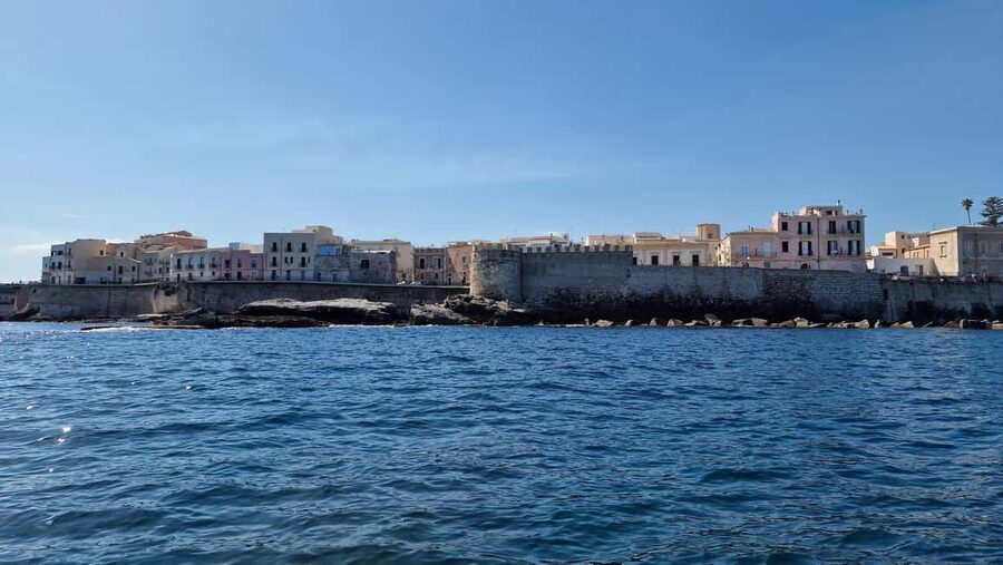 Siracusa: Ortigia +sea caves +Pillirina +fishing experience - Key points to know before you book
