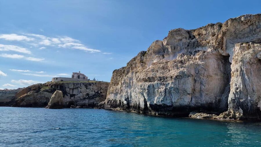 Siracusa: Ortigia +sea caves +Pillirina +fishing experience - What to bring and how to plan the day