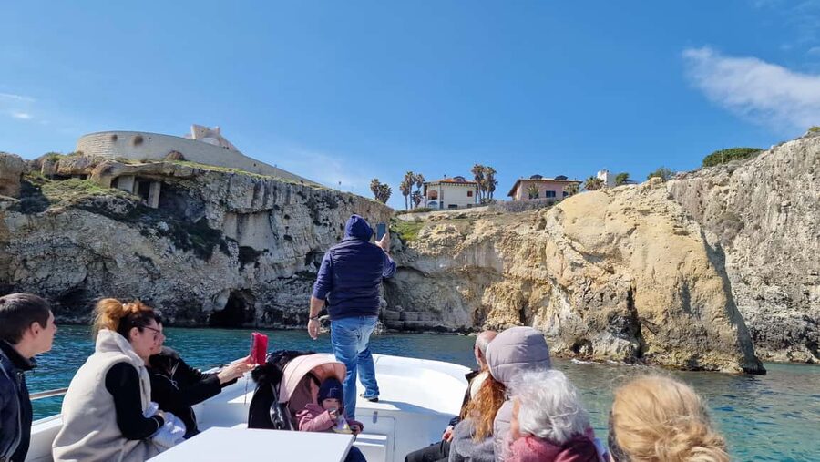 Siracusa: Ortigia & Sea Caves Speedboat Tour with Swim Stop - The swim stop in clear water