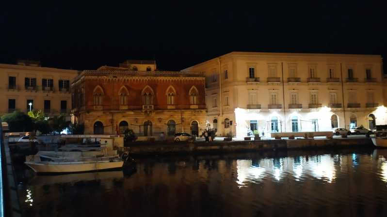 Siracusa Tour: Ortigia by Night in English - What This Night Walk Through Ortigia Really Offers