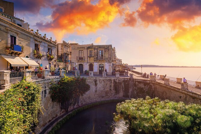 Siracusa Walking Tour with Audio and Written Guide by a Local - Start at the Ortigia market