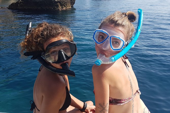 Snorkeling - The safety briefing and equipment lesson