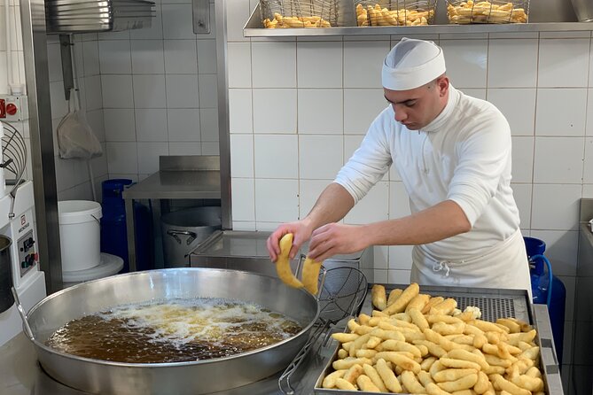 Street food tour of Catania by night - One hour around A’ Piscaria fish market