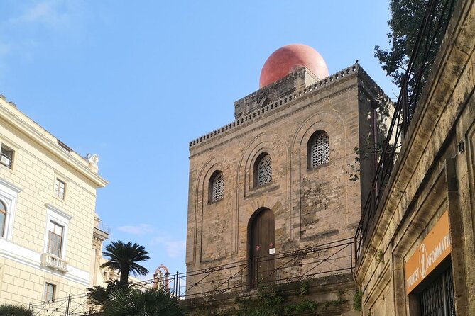 Summer Special: late afternoon tour by Palermo Wonders - Via Vittorio Emanuele connects the old city