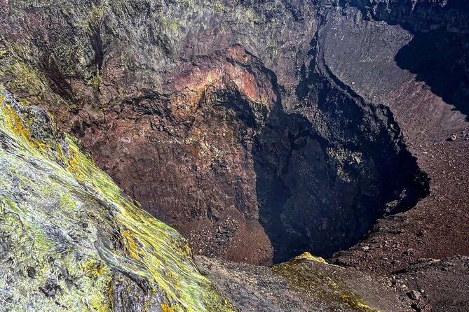 Summit Etna North 3380mt: 4x4 and trekking - Clothing, eye care, and food for the high slopes