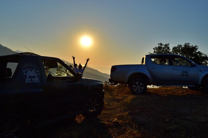 Sunset with BBQ by jeep - Why the private format matters