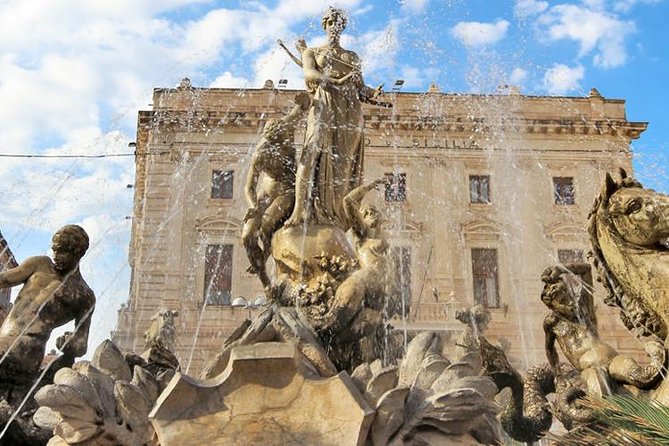 Syracuse and Ortygia Island Day Trip from Taormina - Fountain of Aretusa and Piazza Archimede