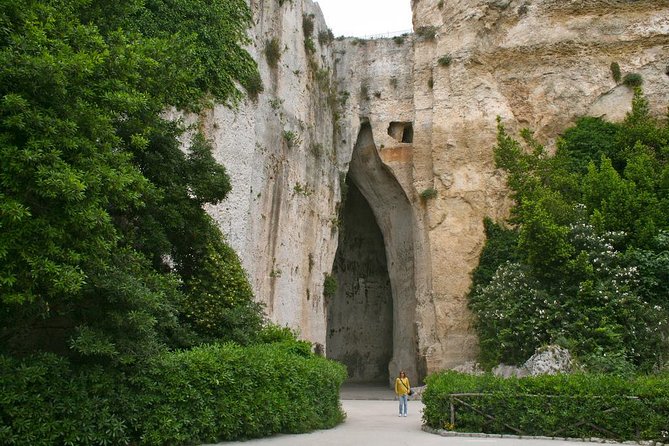 Syracuse and Ortygia Island Day Trip from Taormina - Syracuse Cathedral and Piazza del Duomo