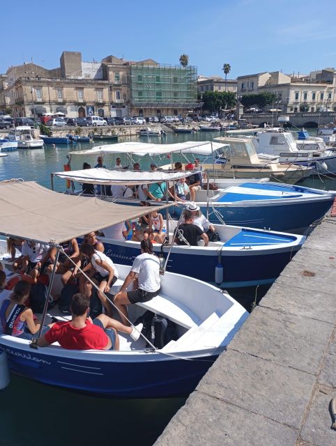 Syracuse:Boat tour Ortigia,Pillirina and seacaves - Starting at the Ortigia canal