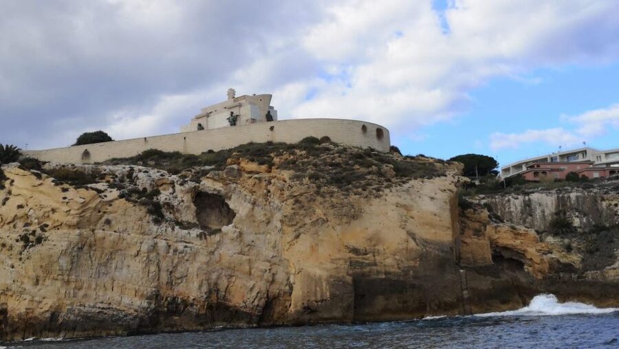 Syracuse:Boat tour Ortigia,Pillirina and seacaves - The Pillirina swimming stops