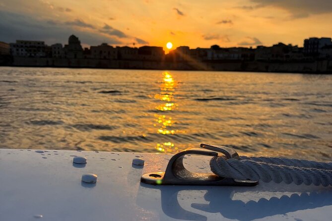 Syracuse: Boat tour with Aperitif 2 hours - Ortigia from the Lungomare di Levante