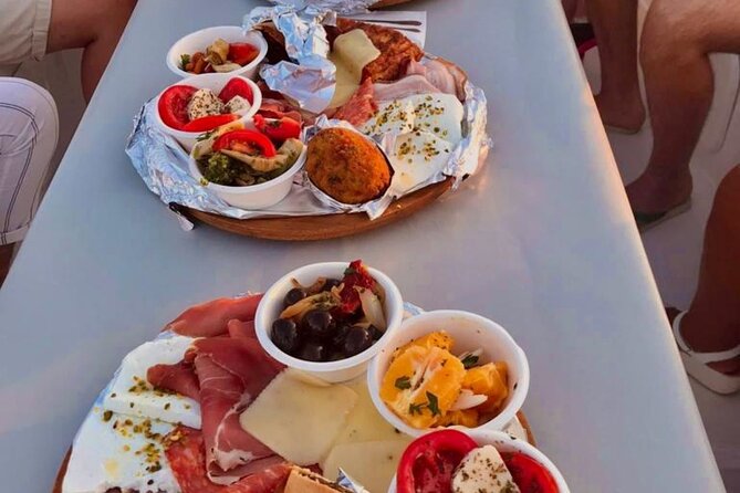 Syracuse: Boat tour with Aperitif 2 hours - Meeting at Via Malta at 6 pm