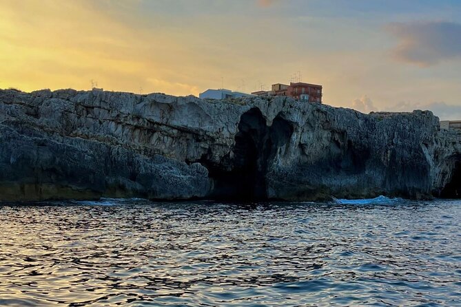 Syracuse: Boat tour with Aperitif 2 hours - The Sicilian aperitif is more than a drink
