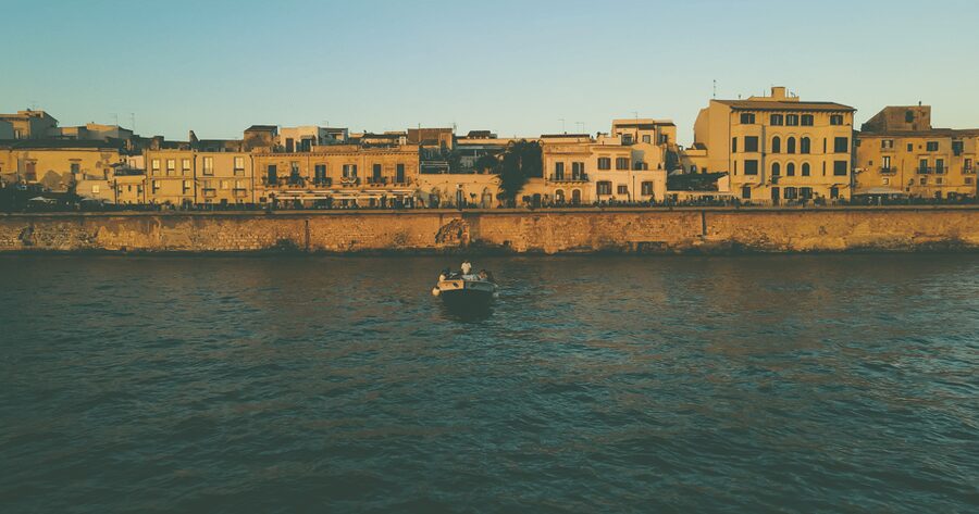 Syracuse: Boat tour with aperitif - A Sicilian platter that earns its place