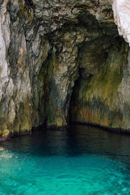 Syracuse: Boat tour with aperitif - Seeing Ortigia from the sea